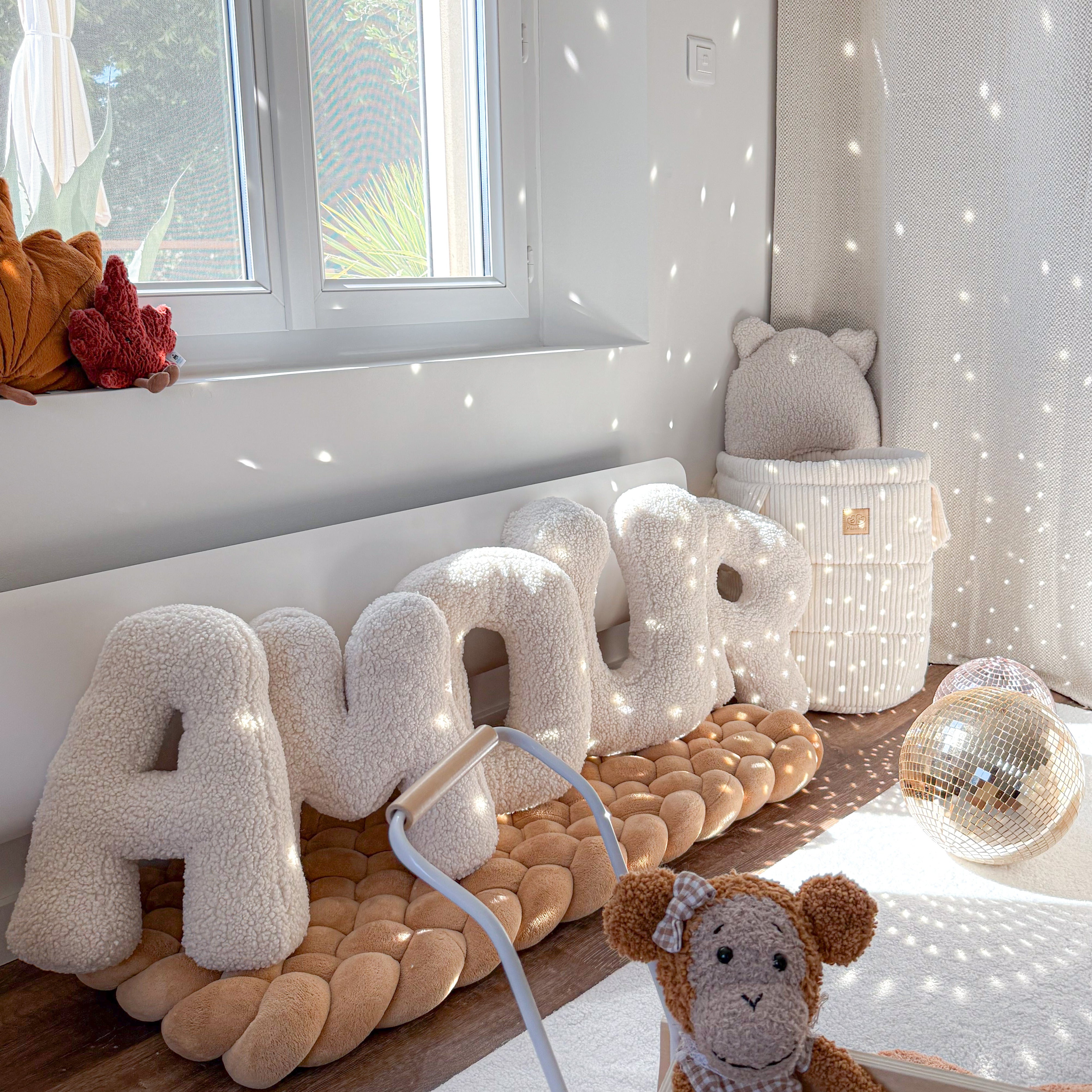 meowbaby-grand-coussin-alphabet-peluche-bearly-cr-me-lettre-au-choix image 2