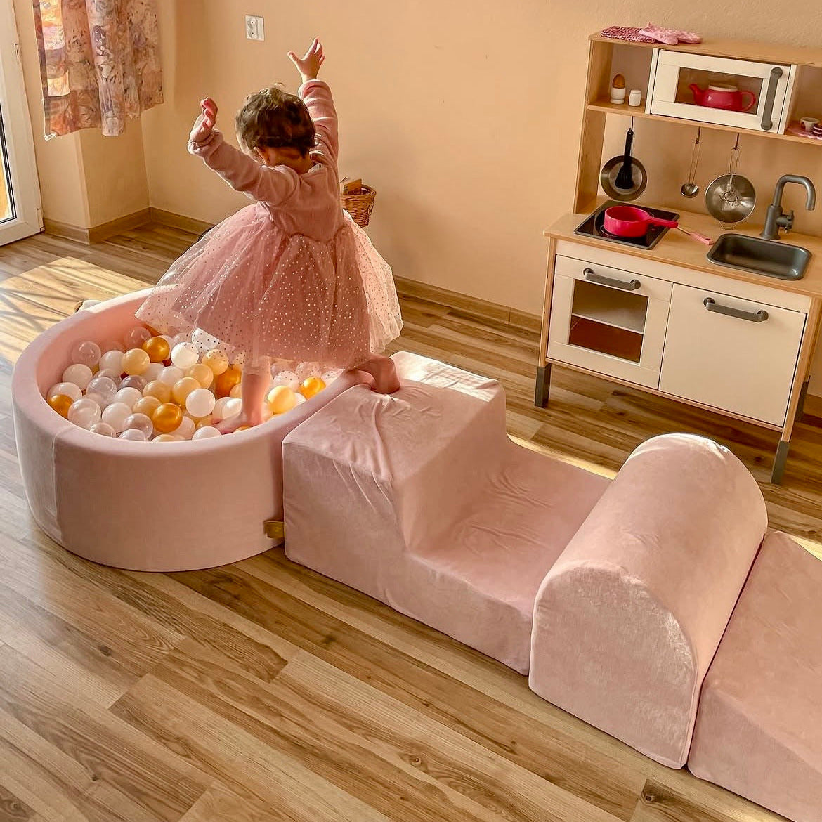 meowbaby-velvet-parcours-3-pi-ces-piscine-balles-ronde-90x30-cm-200-balles-rose image 1