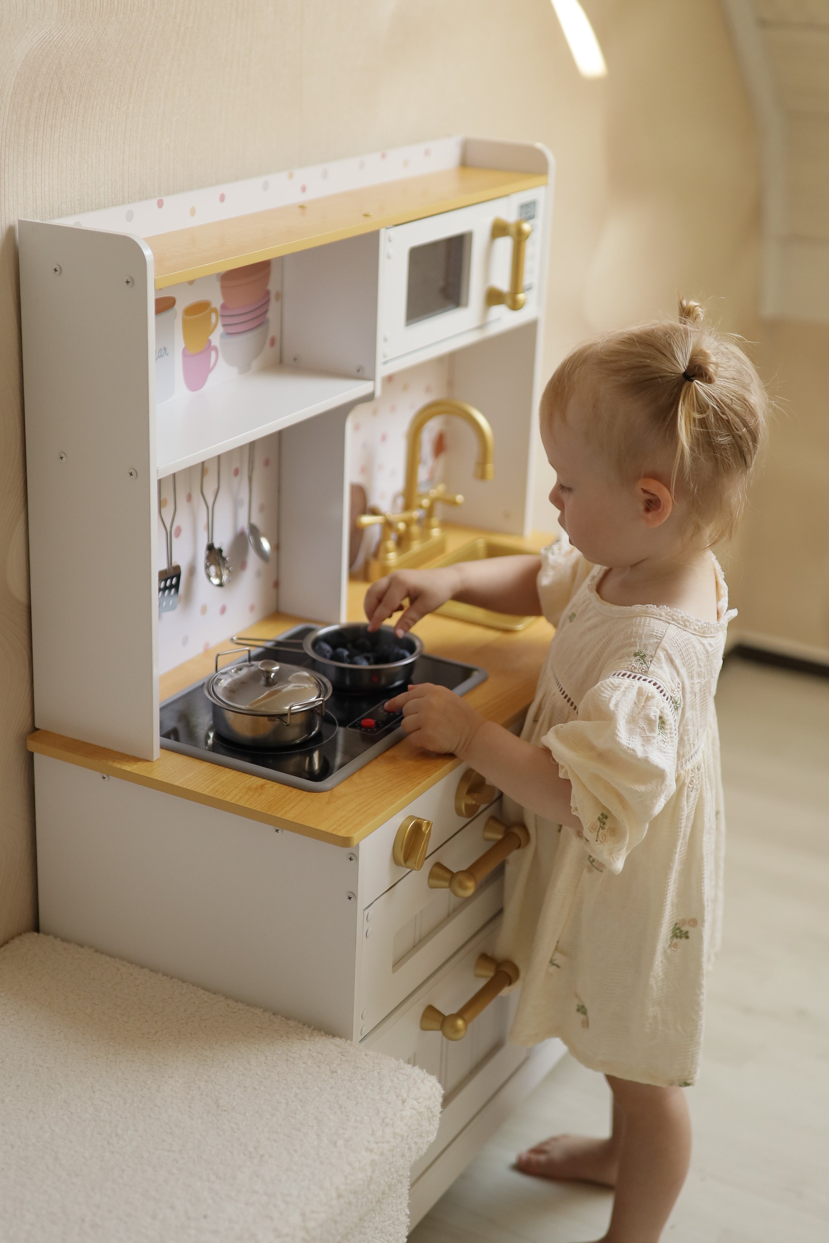 meowbaby-cuisine-en-bois-blanc-or-sons-lumi-res-accessoires image 3