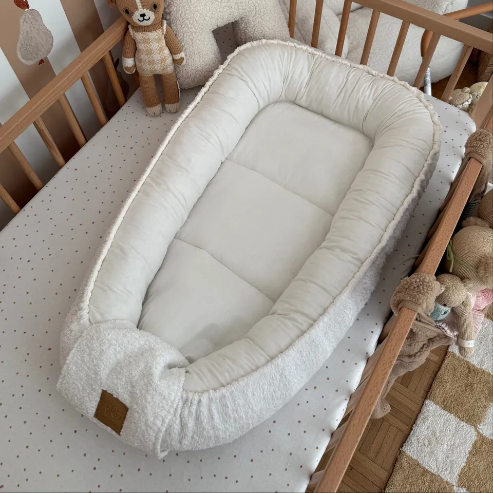 meowbaby-nid-d-ange-r-ducteur-de-lit-b-b-boucl-bouclette image 1