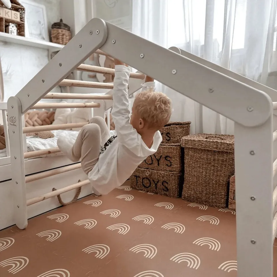 meowbaby-triangle-de-pikler-xl-double-volutif-cabane-bois-option-tente image 1