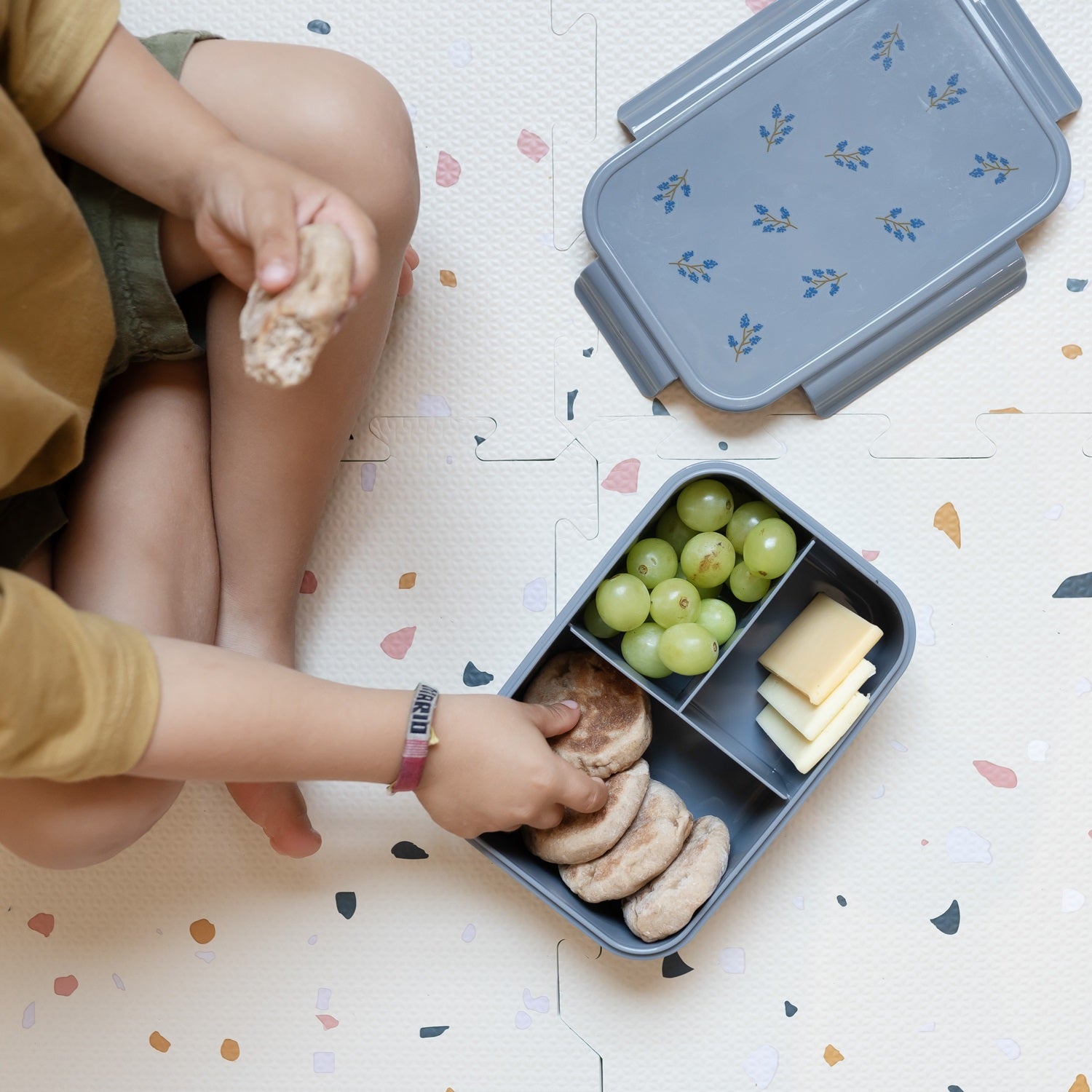 3-sprouts-bento-enfant-blueberry-bleu-plastique-recycl-3-compartiments image 2