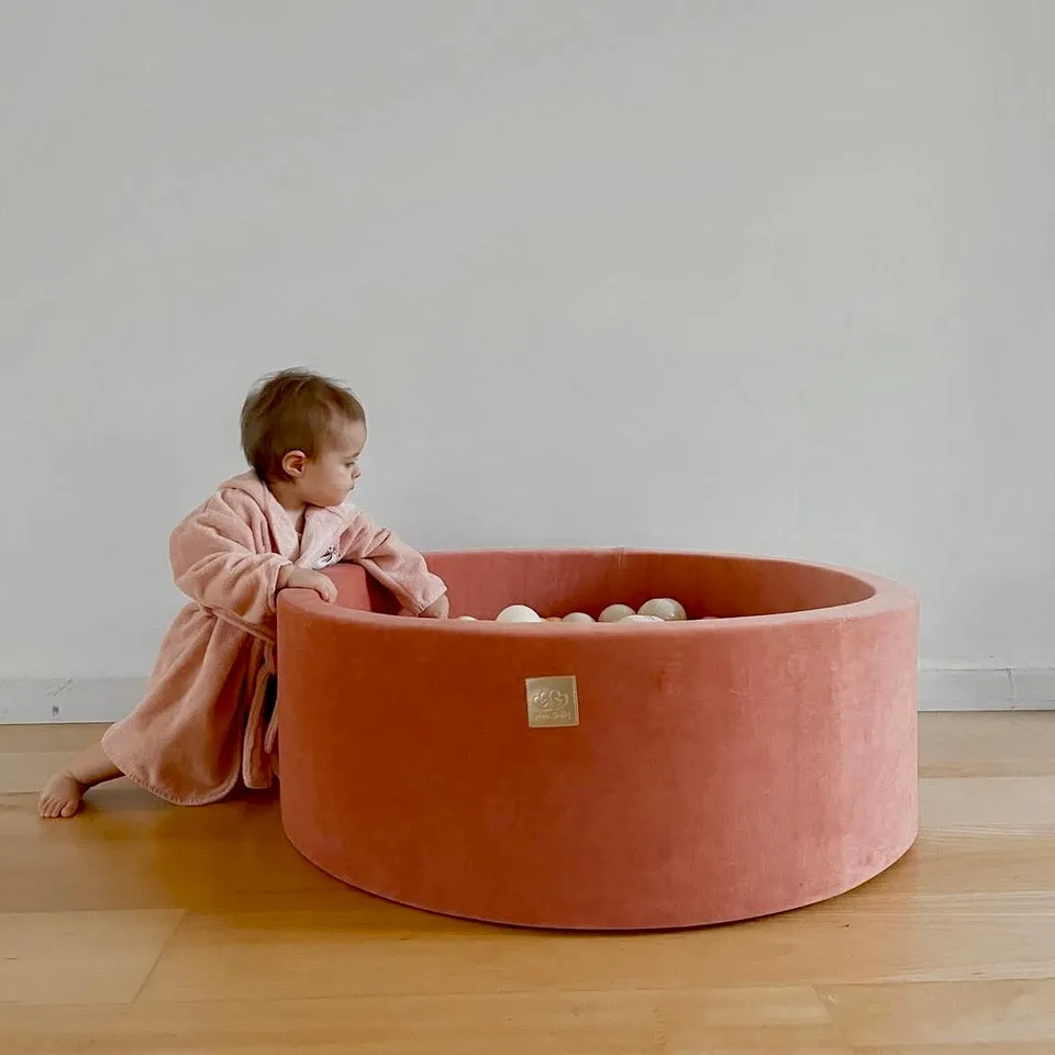 meowbaby-piscine-balles-ronde-90x30-cm-velours-marsala-200-balles image 1