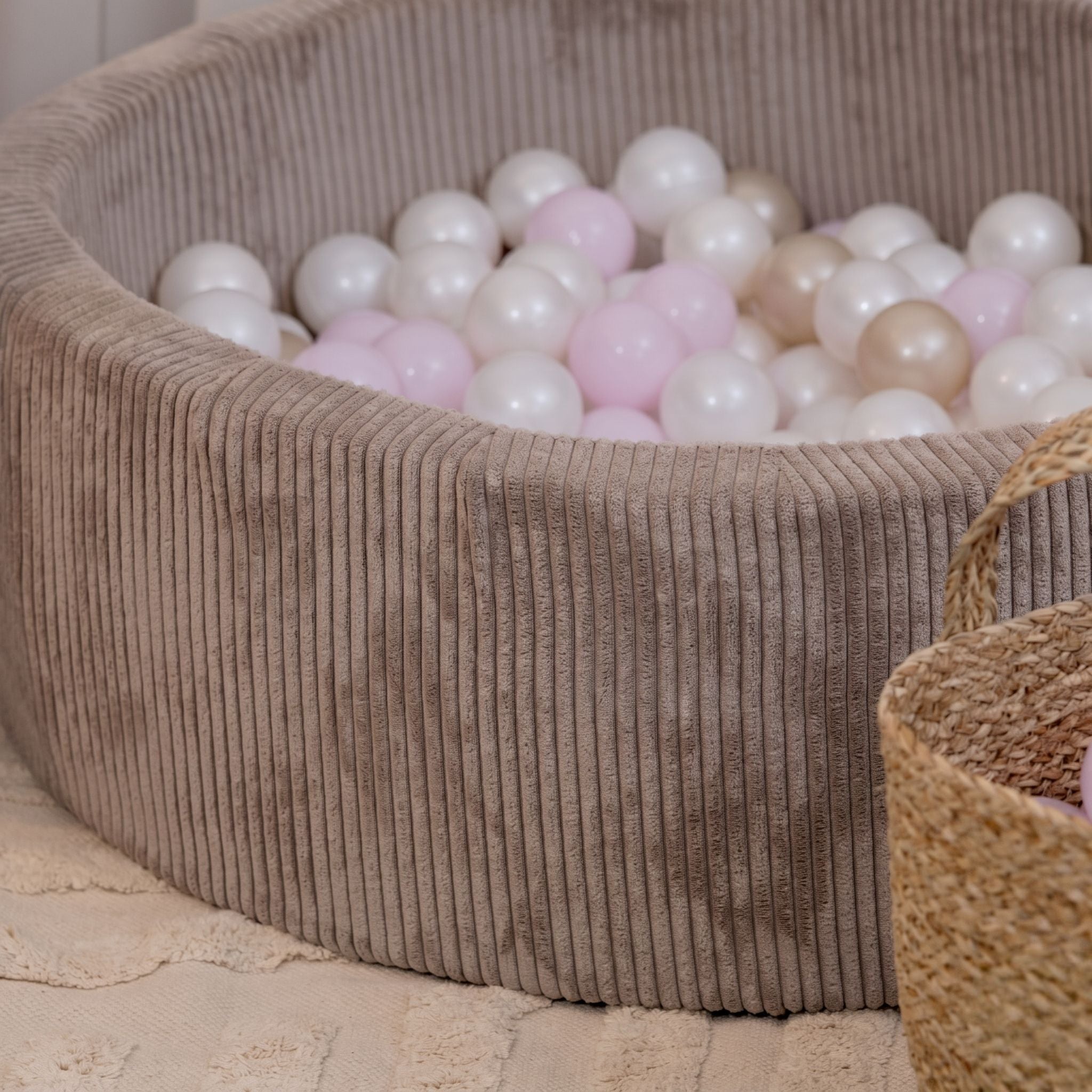 meowbaby-piscine-balles-ronde-90x30-cm-velours-aesthetic-taupe-200-balles image 2
