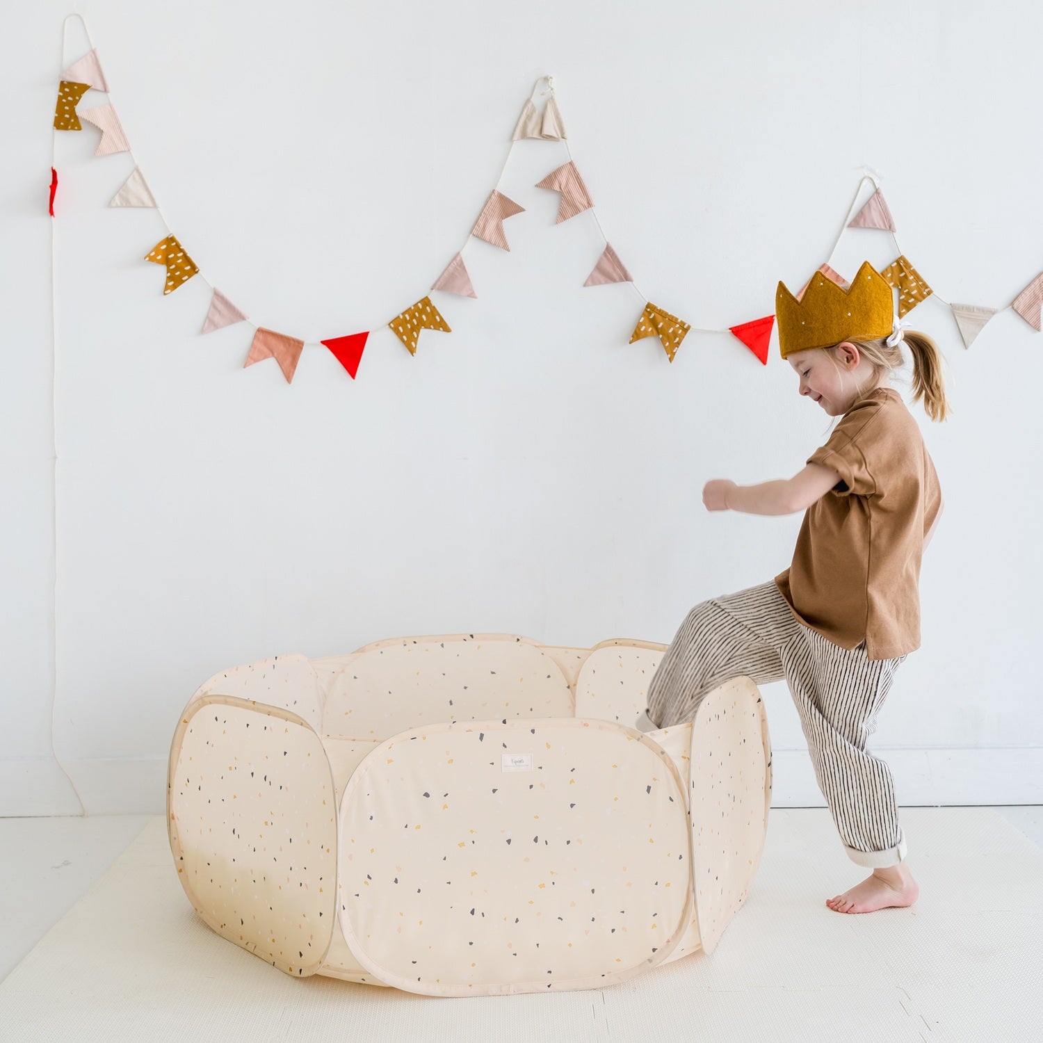 3-sprouts-piscine-balles-terrazzo-beige-tissu-recycl image 4