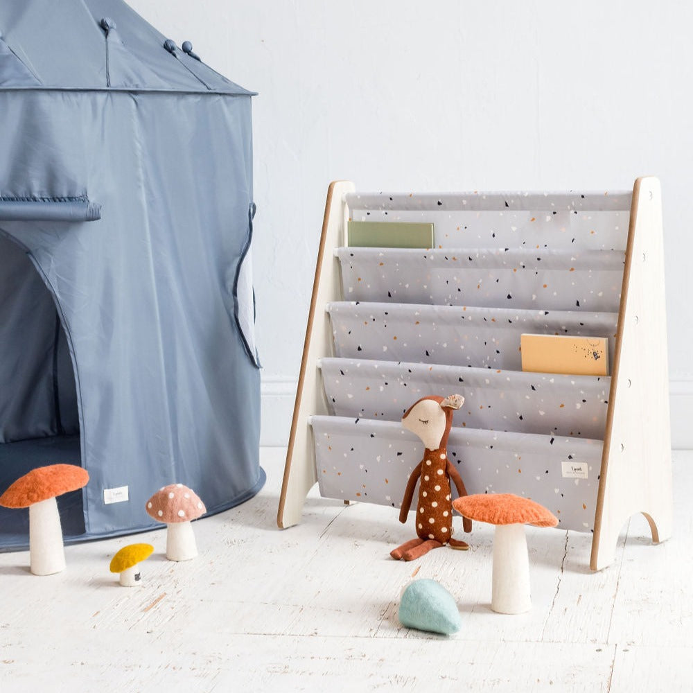 3-sprouts-biblioth-que-enfant-gris-terrazzo-tissu-recycl image 3