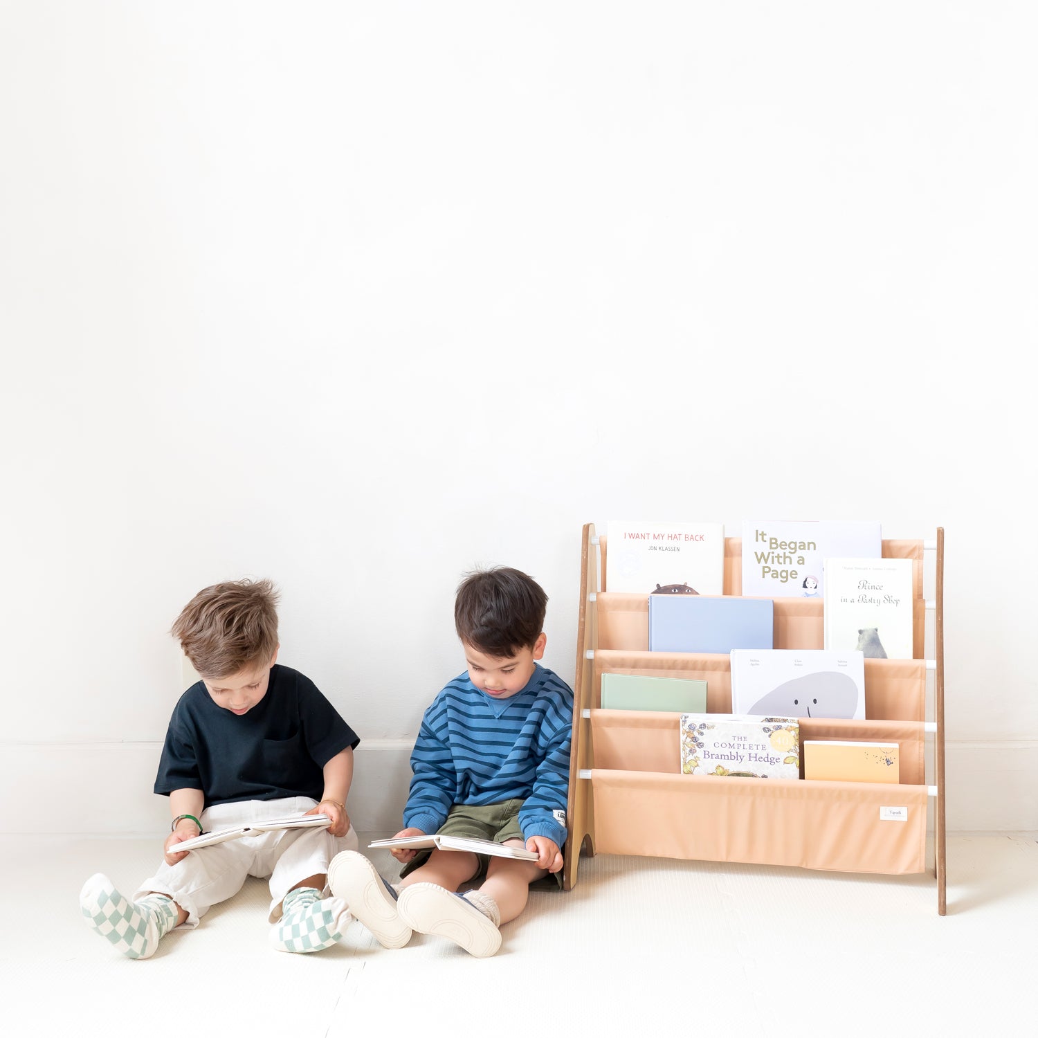 3-sprouts-biblioth-que-enfant-argile-en-tissu-recycl image 2
