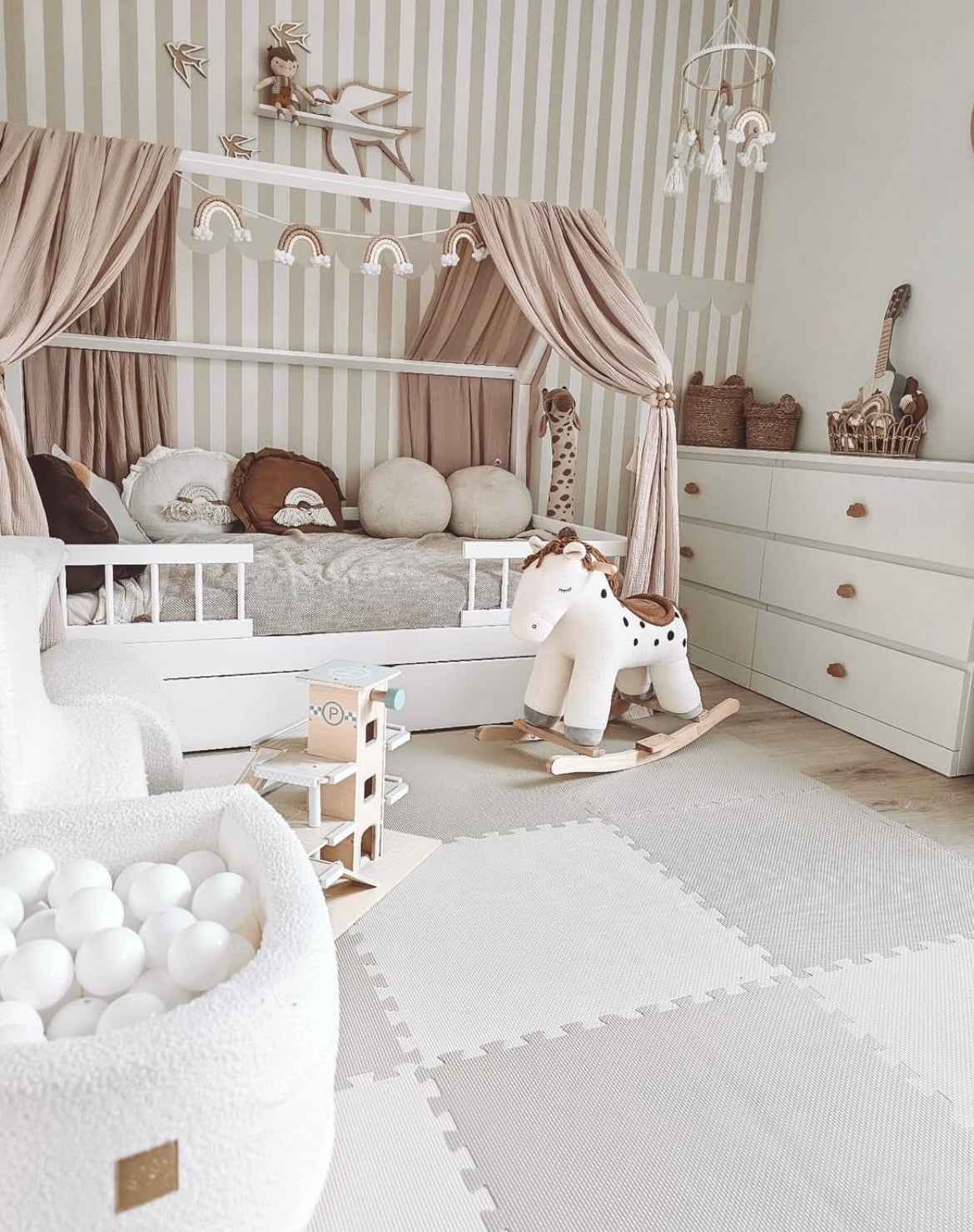 meowbaby-parcours-de-motricit-4-pi-ces-petite-piscine-bouclette-blanc-100-balles image 4