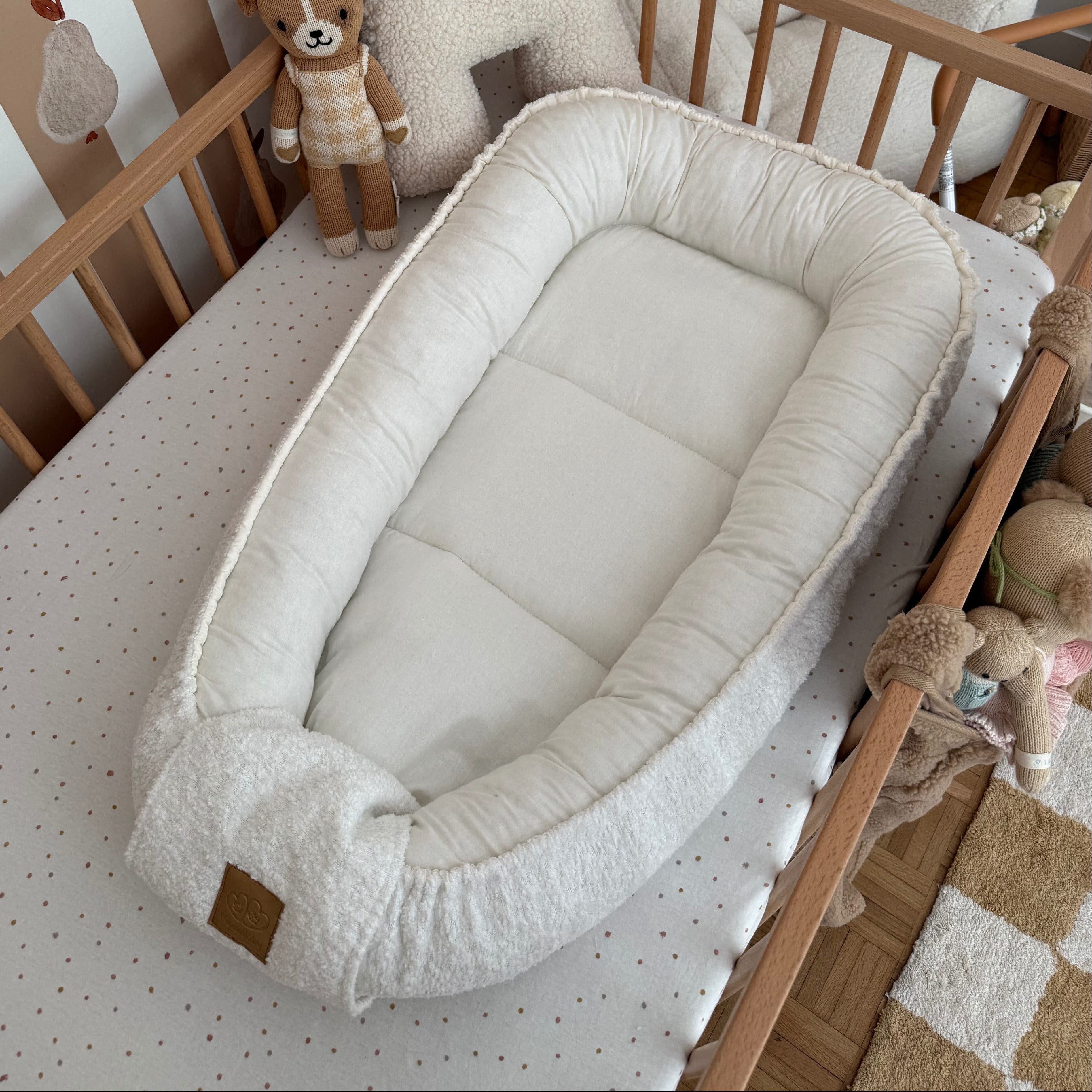 meowbaby-nid-d-ange-r-ducteur-de-lit-b-b-boucl-bouclette image 1