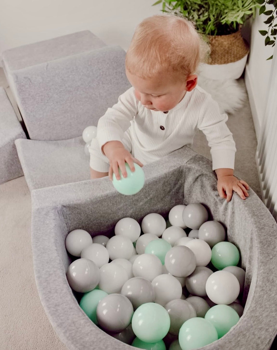 meowbaby-parcours-de-motricit-5-pi-ces-petite-piscine-balles-velours-gris-balles image 4
